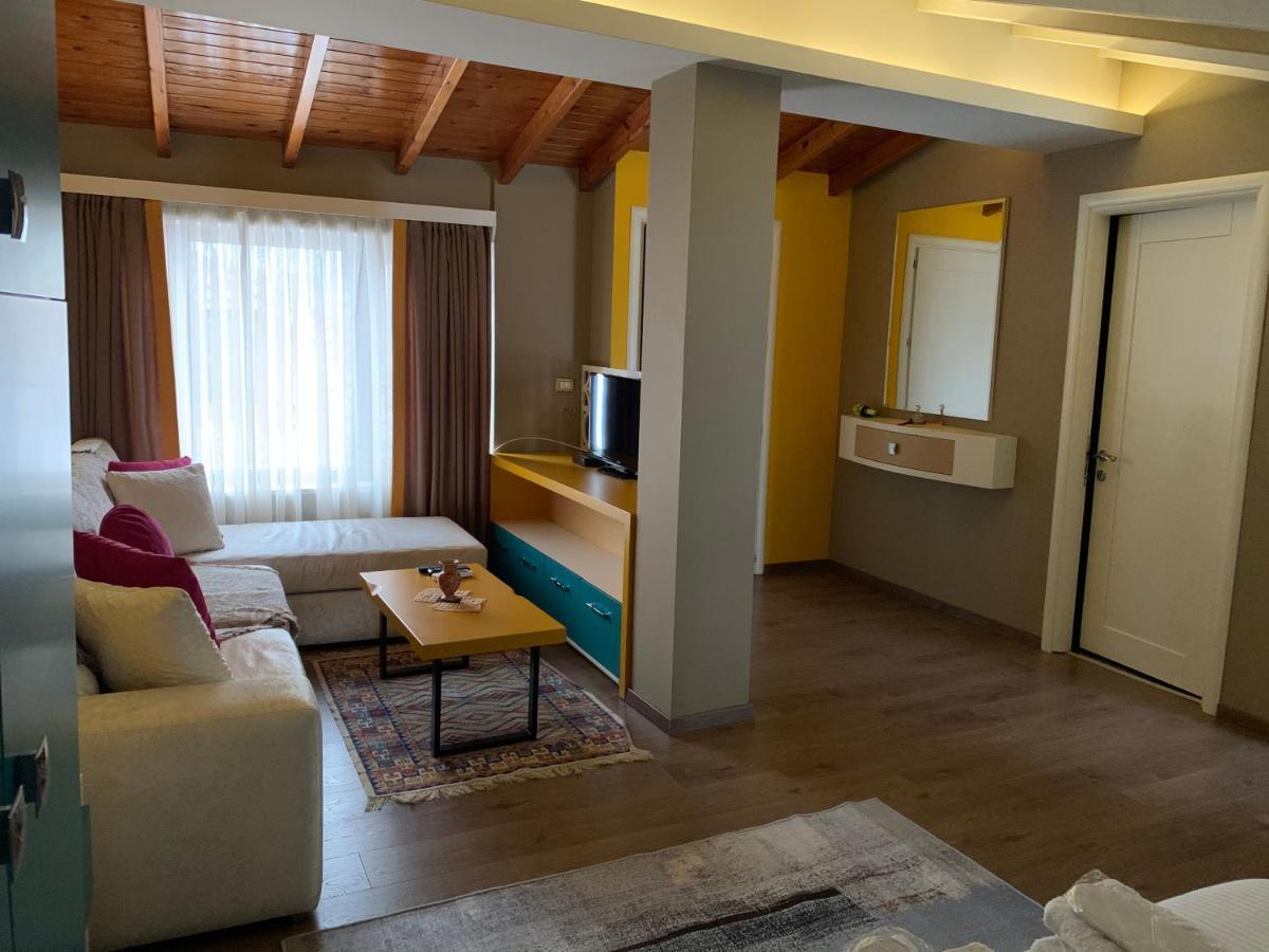 Guest House People Korce Exterior photo